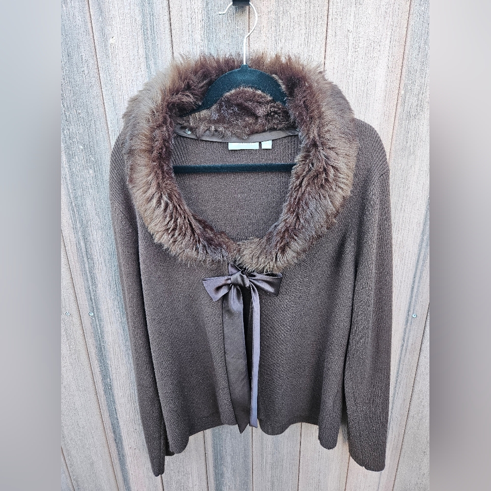 Croft & Barrow Women's Brown Sweater w/ Removeable Faux Fur Collar and Bow Tie